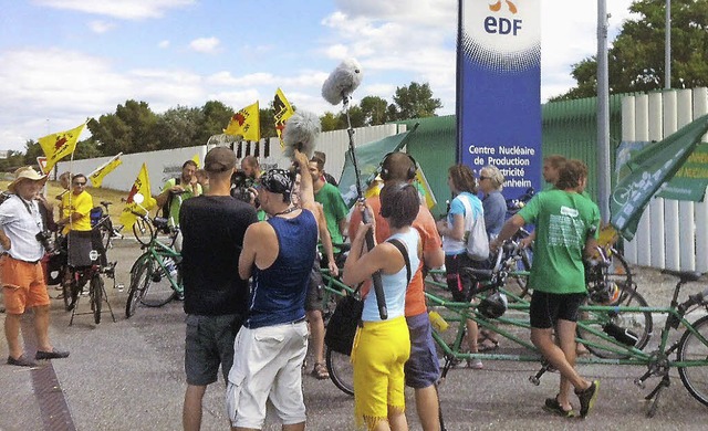 Die Radler der Klimaschutzbewegung &#8...ihrem Protest in Fessenheim<ppp></ppp>  | Foto: privat