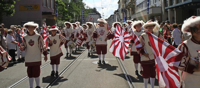 Fr den Fanfarenzug Zell war die Teiln...attoo-Parade ein besonderes Erlebnis.   | Foto: ZVG