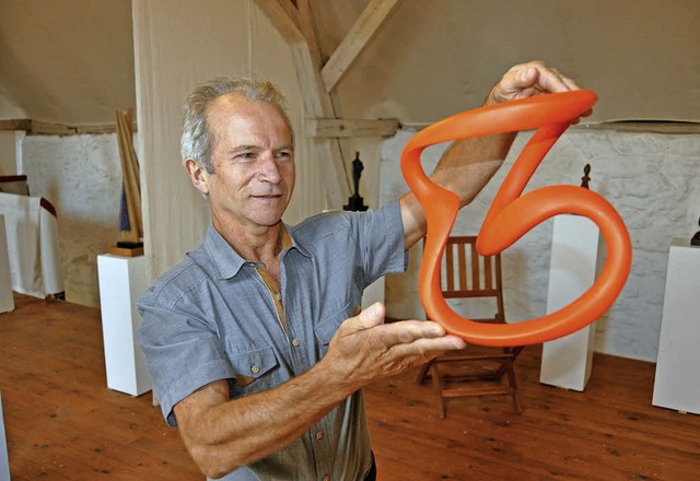 Der Bildhauer Jacques Millet mit seine...elier-Ausstellung in Bickensohl zeigt.  | Foto: Kai Kricheldorf