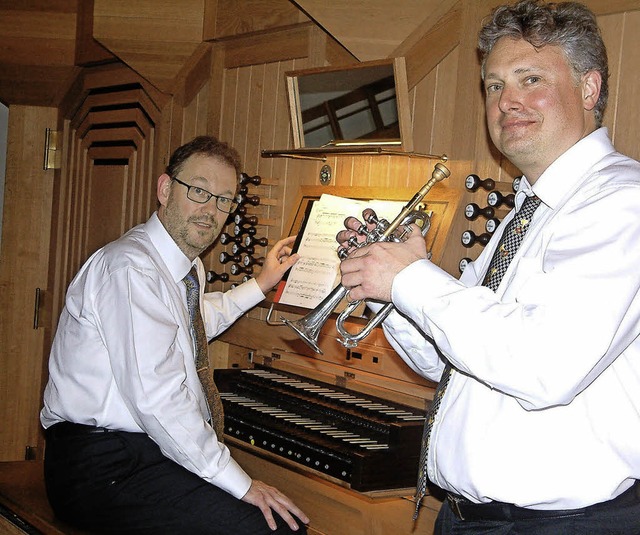 Der Trompeter Rudolf Mahni und der Organist Carsten Klomp   | Foto: Roswitha Frey