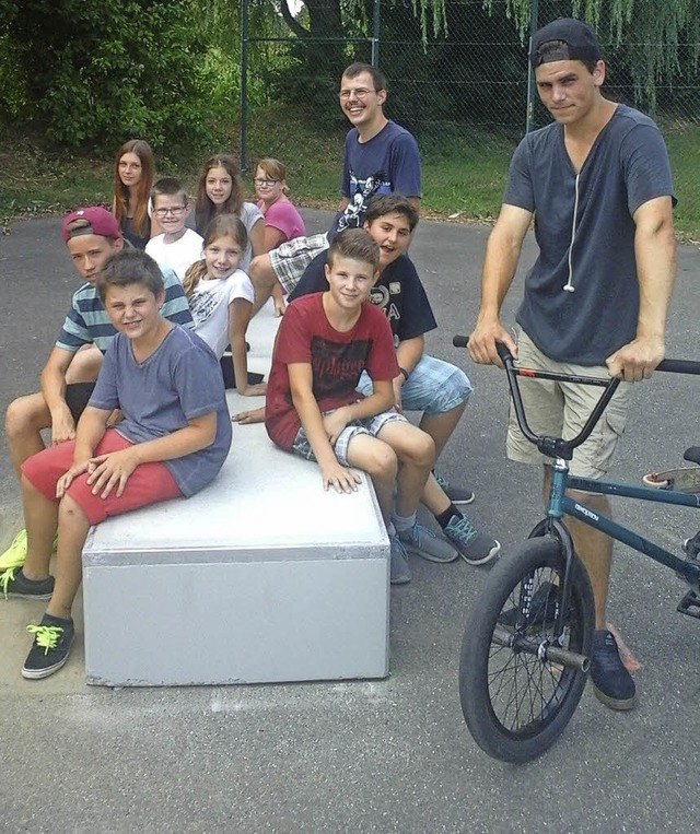 Die Jugendlichen in Kippenheim freuen ...neue Hindernisse auf dem Skaterplatz.   | Foto: Privat