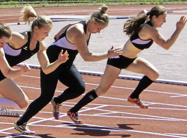 Zwei Zehntelsekunden nach dem Start (v...p vom TV Lenzkirch im 100-Meter-Sprint  | Foto: waldvogel