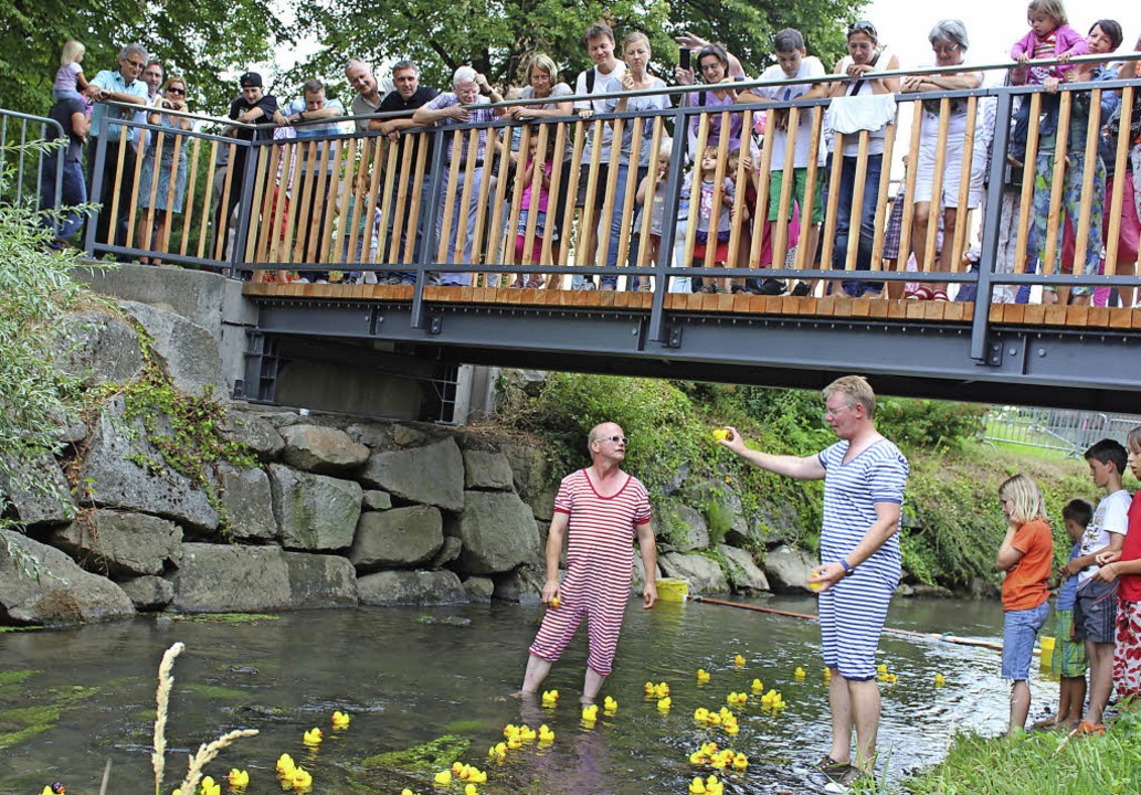 Neue Brcken, flotte Enten &#8211; und...esitzer zum Gottenheimer Brckenfest.   | Foto: Mario Schneberg