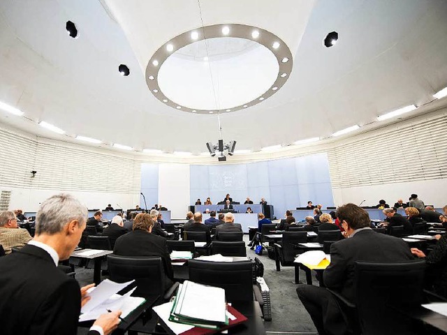 Mnnlich, um die 50, Jurist. Das ist d... im Landtag, kritisiert der Frauenrat.  | Foto: dpa