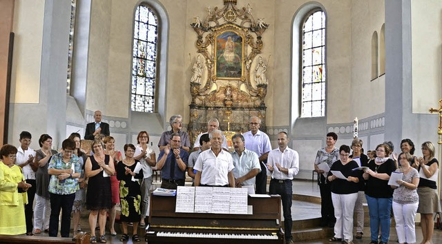 Applaus, Applaus zum Abschied: Willy S...rlichen Gottesdienst in St. Wendelin.   | Foto: Bernd Fackler
