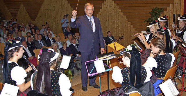 In Heuweiler wurde Brgermeister Reinh...Badener-Lied und die Gste sangen mit.  | Foto: Andrea Steinhart