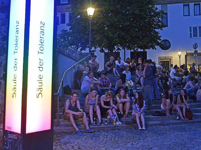 Der Augustinerplatz ist abends voll, d...8211; die Anwohner leiden noch immer.   | Foto: M. Bamberger
