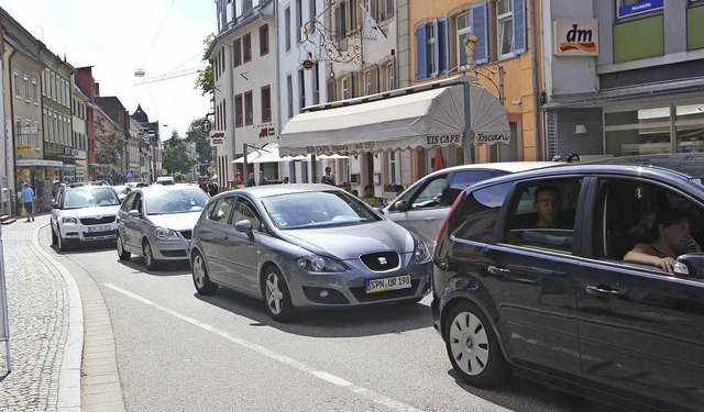 Viel Geduld war gestern bei den Autofahren in Waldkirch gefragt.   | Foto: Perin