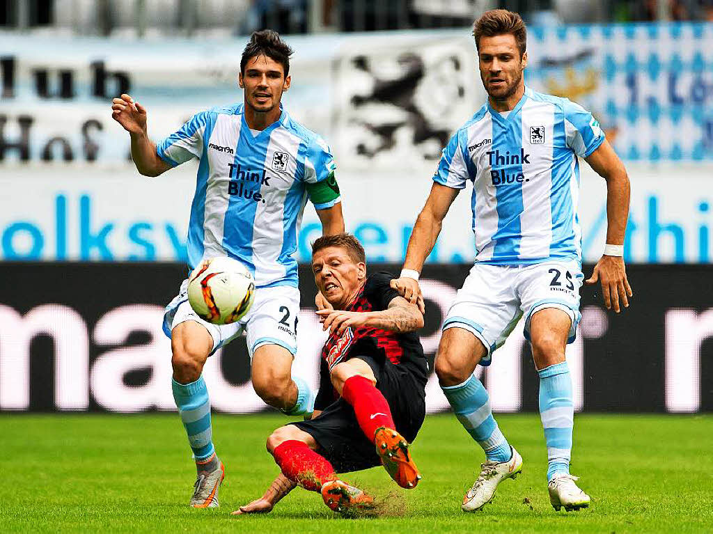 Mehr Ballbesitz, aber spielerisch nicht berzeugt: Der SC Freiburg gewinnt dank eines Foulelfmeters in Mnchen.