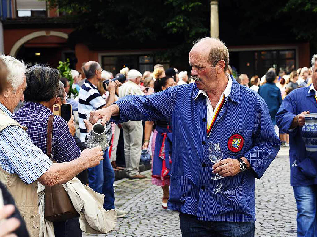 Das Markgrfler Weinfest lockt Liebhaber einheimischer Reben nach Staufen.