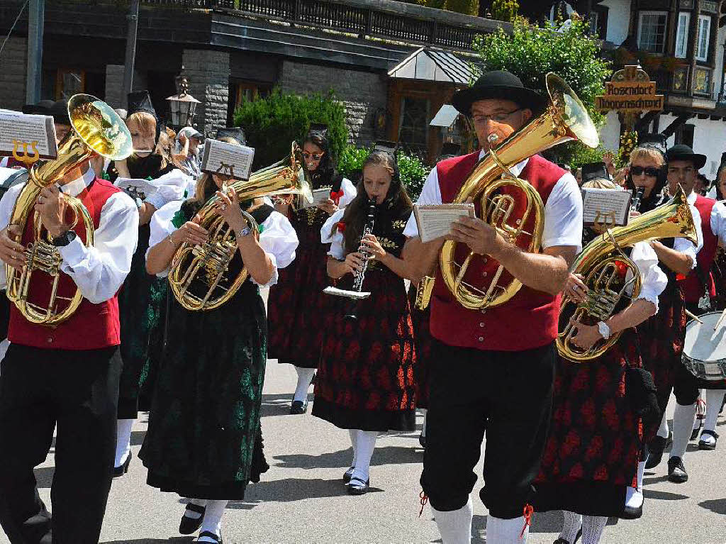 Impressionen vom Festumzug am Sonntag, 2. August, beim Bezirksmusikfest in Husern.