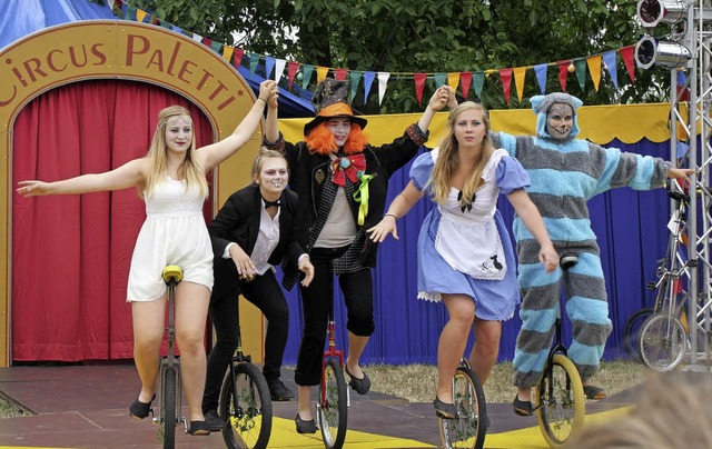 Szenen von der Premiere des Circus Paletti am Samstag in Riegel  | Foto: Ruth Seitz