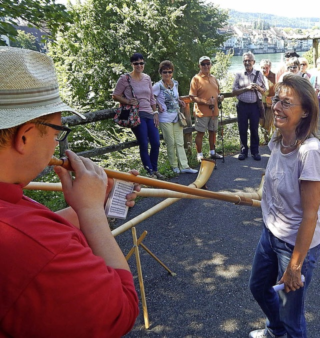 Begleitet von den folkloristischen Ber...lfeiertag&#8220; klangvoll begleitet.   | Foto: Claudia Gempp