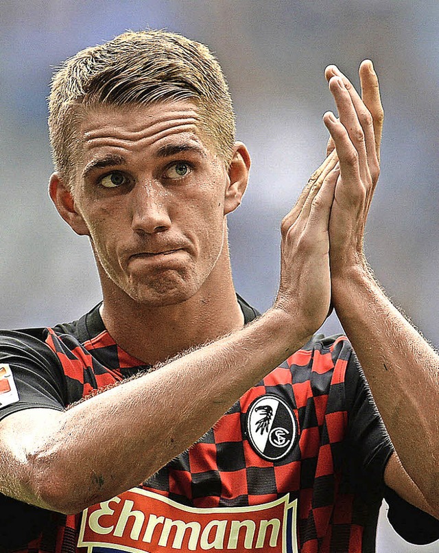 Applaus, Applaus: Nils Petersen fhrt die Torjgerliste der zweiten Liga an.   | Foto: Andreas Gebert