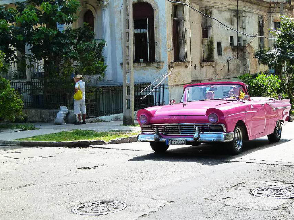 Straenszene in Havanna, Foto von Paul Ltzelschwab aus Rheinfelden.