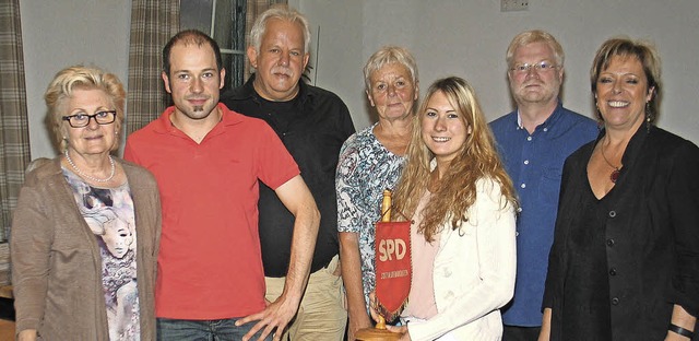 Neuwahlen bei der SPD Riegel: Im Bild ... Team und MdL Sabine Wlfle (rechts).   | Foto: Helmut Hassler