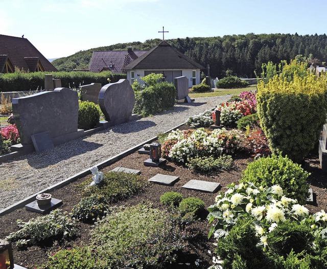 Der Nutzung des Friedhofs in Oberbiede...s die Anhebung der Friedhofsgebhren.   | Foto: Meier