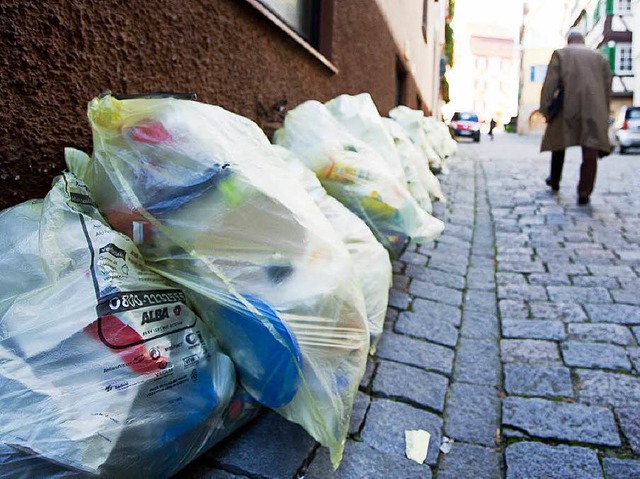 Vorzeigelndle in Sachen Abfall: Im S...l. Dennoch steigen die Abfuhrgebhren.  | Foto: dpa