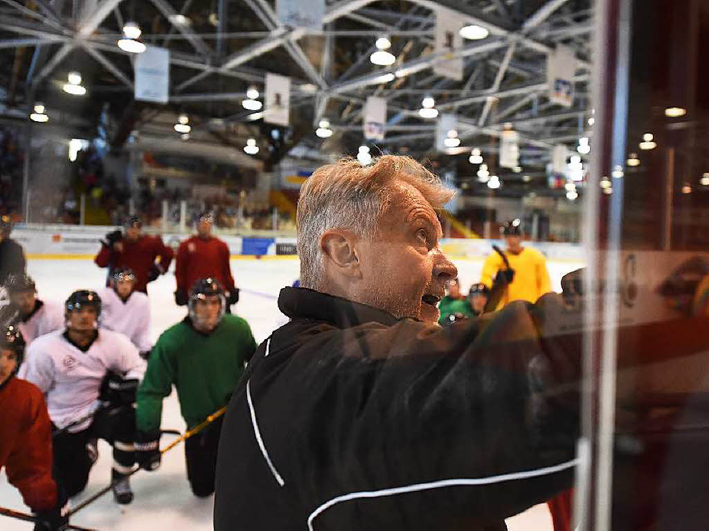 Trainingsauftakt vor dem Start in die DEL2: Beim EHC Freiburg beginnen am Samstag die Test- und am 11. September die Punktspiele.