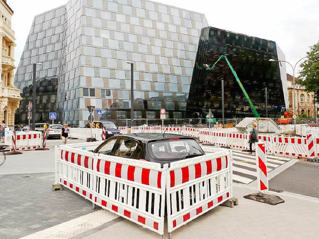 Selbstgebauter Parkplatz in bester Lag...tz, der Baustelle auf dem Rotteckring.  | Foto: Alexander Schumacher