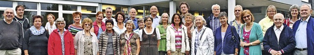 Die Teilnehmer an der 16. Sommer-Singw...nd Birgit Rogg, rechts Erwin Schnyder.  | Foto: Stefan Pichler