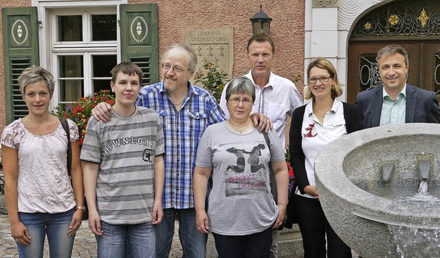 Familie Erdmann zum 100.Ferienaufenthalt in enzkirch  | Foto: Ralf Morys