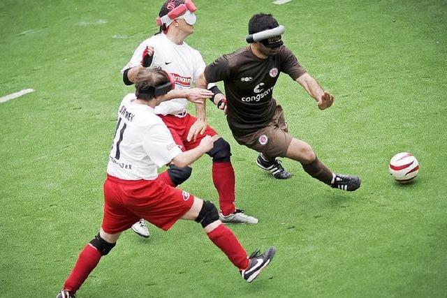 Blindenfuball-Bundesliga trgt Finale in Freiburg aus