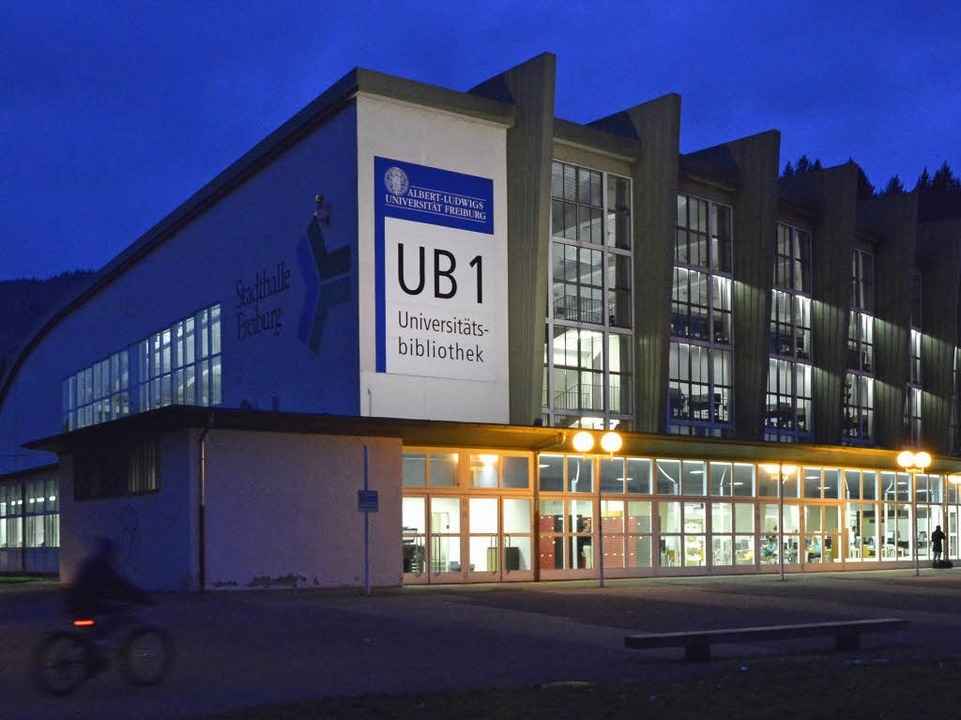 Auch in die ehemalige Stadthalle k�nnt... wird die UB komplett ausgezogen sein.  | Foto: Michael Bamberger