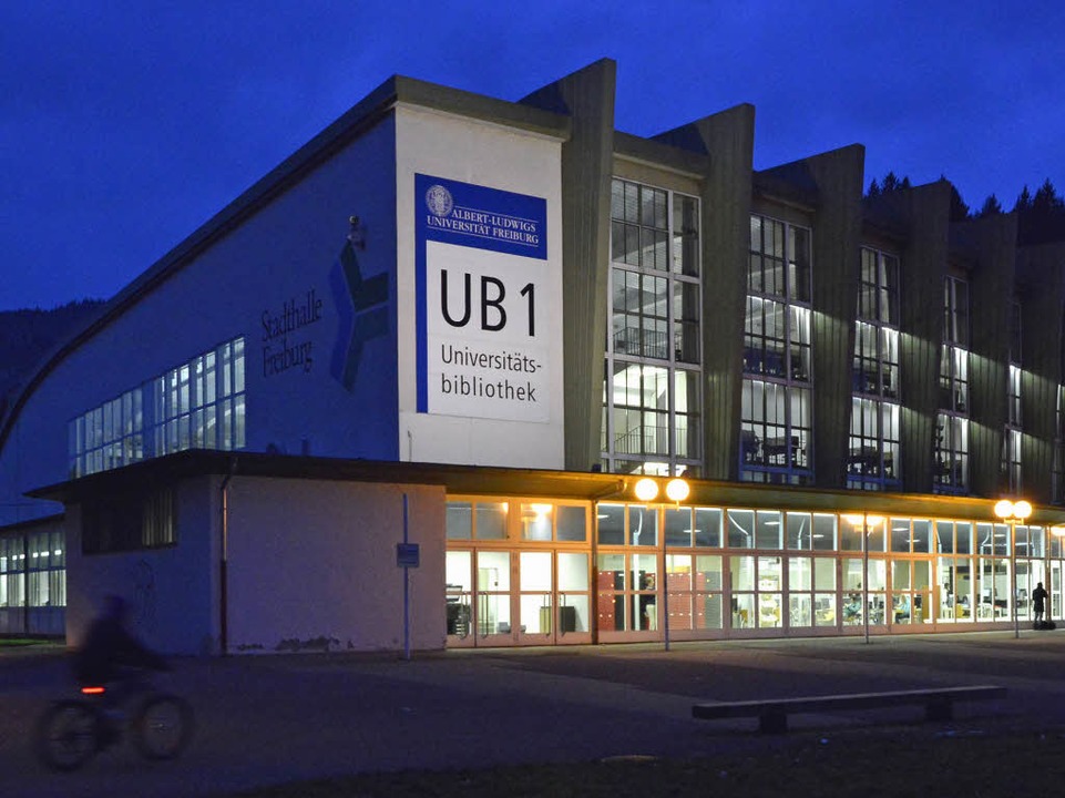 Auch in die ehemalige Stadthalle knnt... wird die UB komplett ausgezogen sein.  | Foto: Michael Bamberger