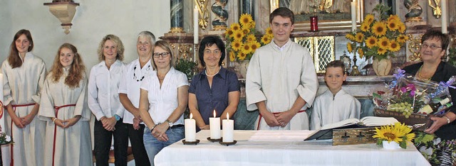 Ministranten und Helferinnen  (von lin...antert, Robin Maier und Edith Brogle.   | Foto: Dorothe Kuhlmann