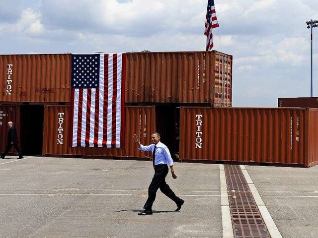 Wachstum durch Handel: US-Prsident Obama bei einem Besuch im Hafen von Tampa.   | Foto: dpa