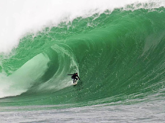 Peter Conroy in Mullaghmore Head im Ja...Awards der Welt-Surf-Liga eingebracht.  | Foto: Roo McCrudden