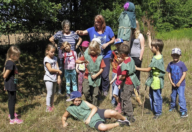 Kinder schlpften in  Rollen von  Robin Hoods Ruberbande.  | Foto: Hassler