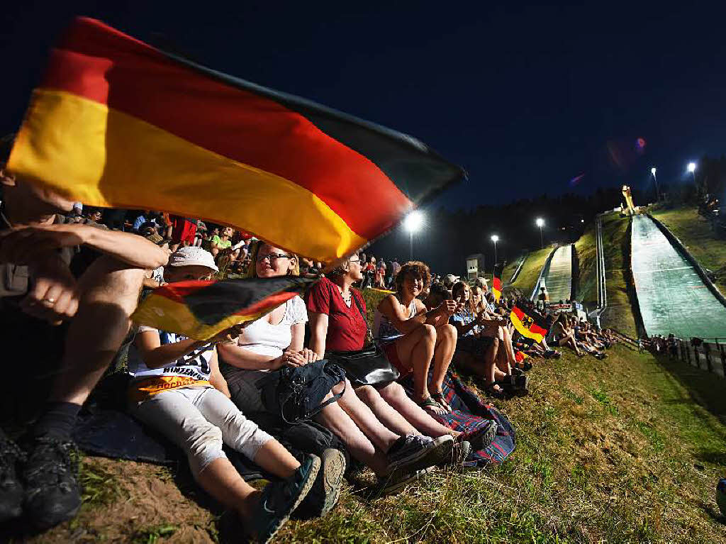 Sie fliegen wieder: Beim Auftakt des des Sommer-Grandprix glnzte das deutsche Team.