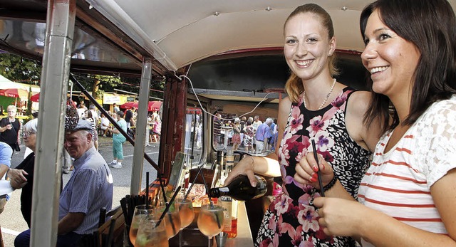 Erfrischende Cocktails waren bei der brtenden Hitze gefragte Durstlscher.  | Foto: heidi fssel