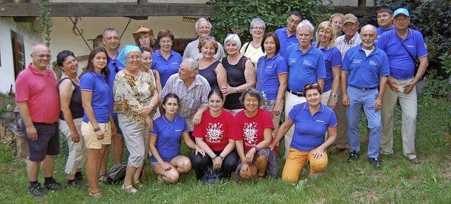 Die Reisegruppe aus Sibirien mit ihren Gastgebern vor der Schillingerhofmhle.  | Foto: Christian Ringwald