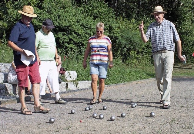 14 Boule-Freunde beteiligten sich am Boule-Turnier im Rothauser Land.  | Foto: Dorothe Kuhlmann