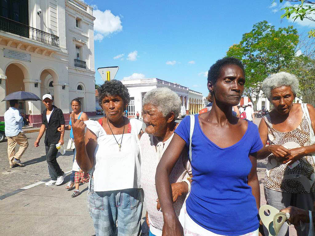 „Nette Frauen aus Havanna“ fotografiert von Heidi Frey