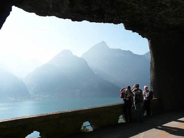 "Wandern auf dem Weg der Schweiz am Urner See - Blick von der alten Axenstrae" aufgenommen von Christoph Karpstein