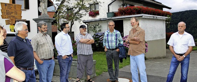 Treffpunkt am Dorfbrunnen in Pfaffenbe...in Bild vom Sanierungsbedarf im Dorf.   | Foto: ZVG