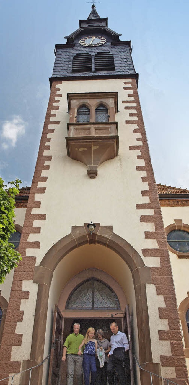 Im Turm der Herbolzheimer Kirche sind ...marode und mssen ausgetauscht werden.  | Foto: Michael haberer