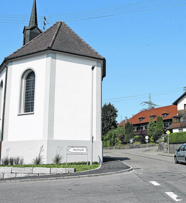 Ortsdurchfahrt in Schachen: Kritisch i... an die Geschwindigkeitsbegrenzungen.   | Foto: Dinort