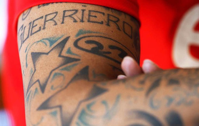 Beim FC Bayern wird Schweinsteiger ers...ine groflchigen Tattoos bekannt ist,  | Foto: dpa