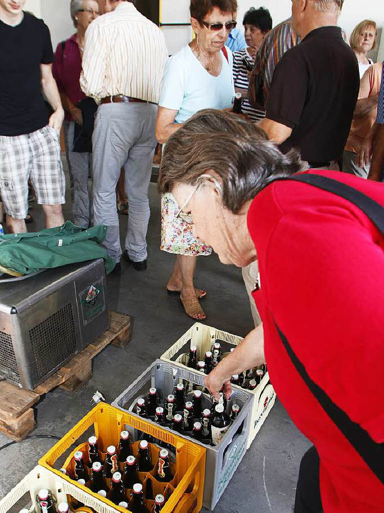 ber die Kunst und die Mhen des Bierbrauens wurden die BZ-Leserinnen und BZ-Leser von Braumeister und Schlossbrauerei-Chef Jrg Lusch informiert.<?ZP?>
