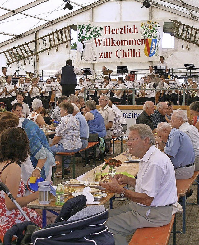 Feierlaune mit Musik und Tanz verspric...m Jahr die Chilbi in Niederrimsingen.   | Foto: bbon