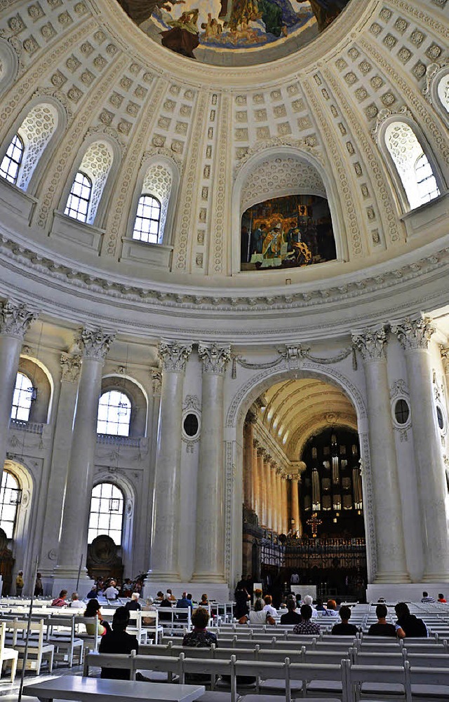 <ppp></ppp>licht und weit von innen: der Dom von St. Blasien   | Foto: Anita Fertl