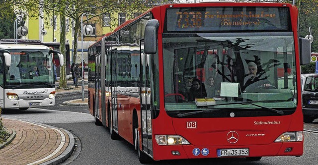 Busse mit Niederflurtechnik sollen im ...ichst flchendeckend im Einsatz sein.   | Foto: Manfred Herbst
