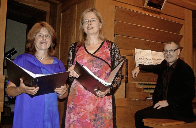Die beiden Sopranistinnen Ute Steinhau...ert mit Musik aus vier Jahrhunderten.   | Foto: Roswitha Frey