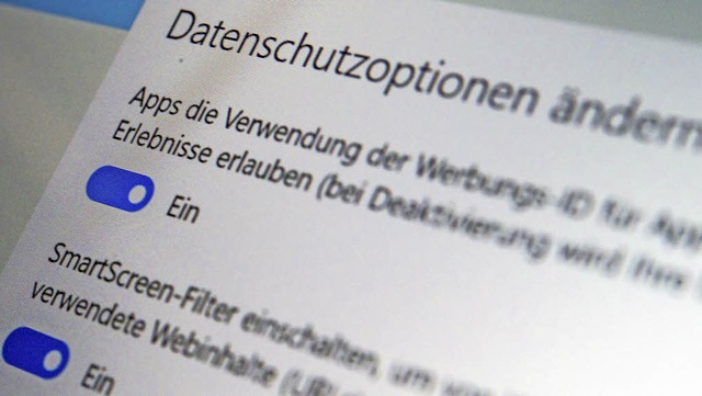 Ein Blick in die Datenschutzeinstellungen sollte  bei Windows 10  dazugehren  | Foto: Fotos (3): Andrea Warnecke (dpa)