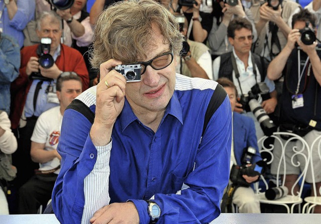 Mit einem Auge immer Fotograf: Wim Wenders  2005 in Cannes   | Foto: dpa